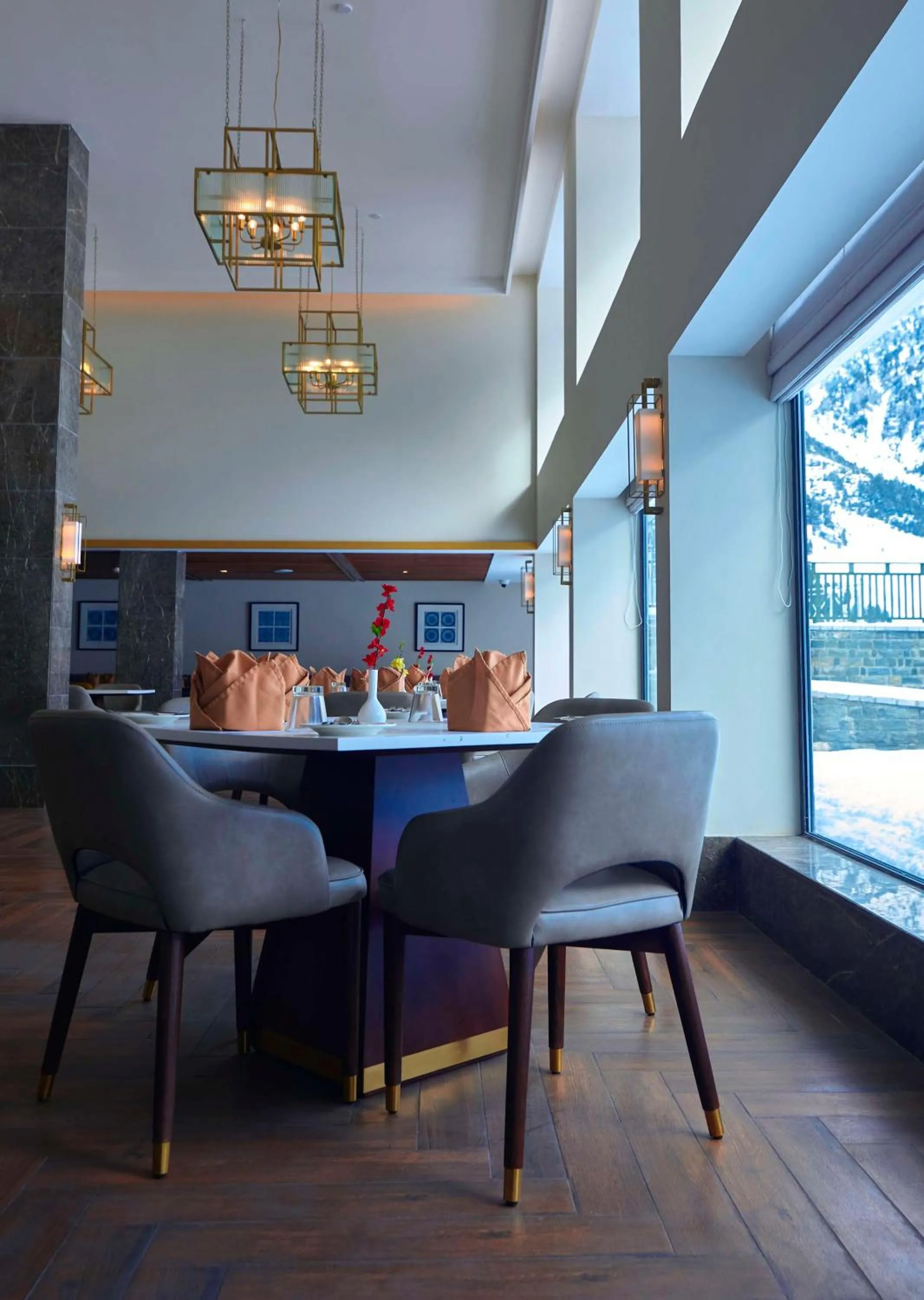 Restaurant/places to eat in Radisson Hotel Sonamarg