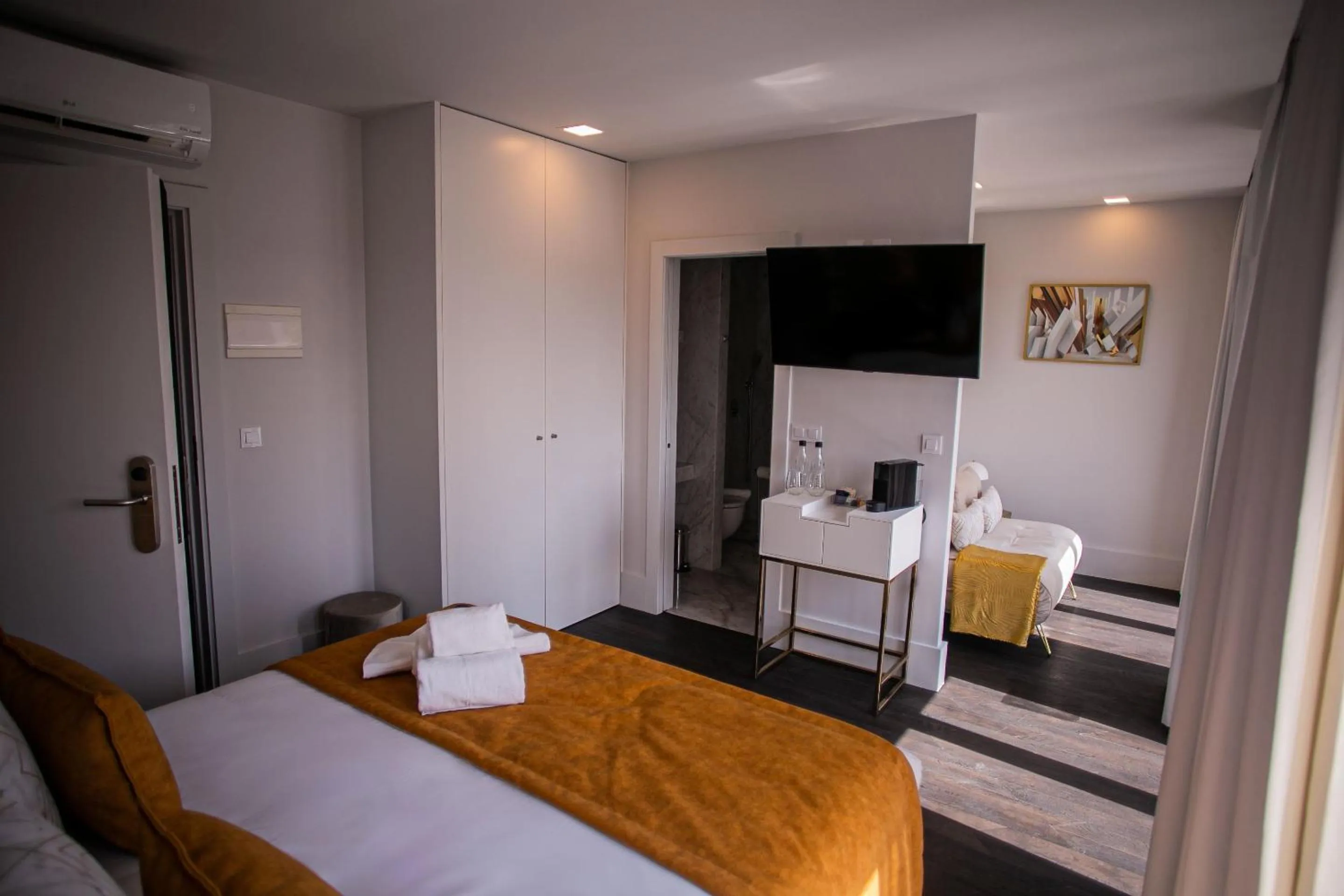 Photo of the whole room, Bed in 262 Boutique Aliados