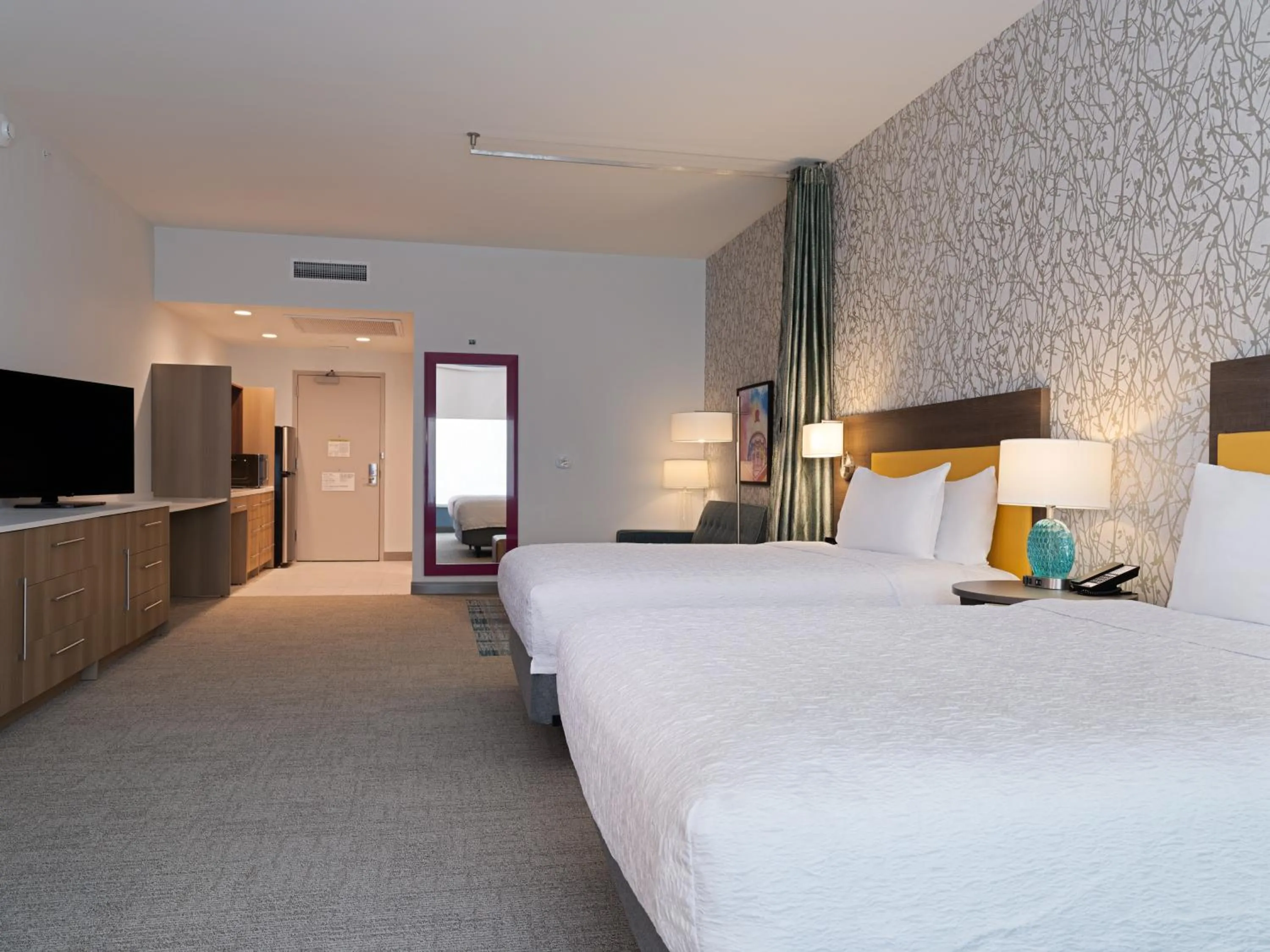 Bed in Home2 Suites By Hilton Atlanta Airport College Park