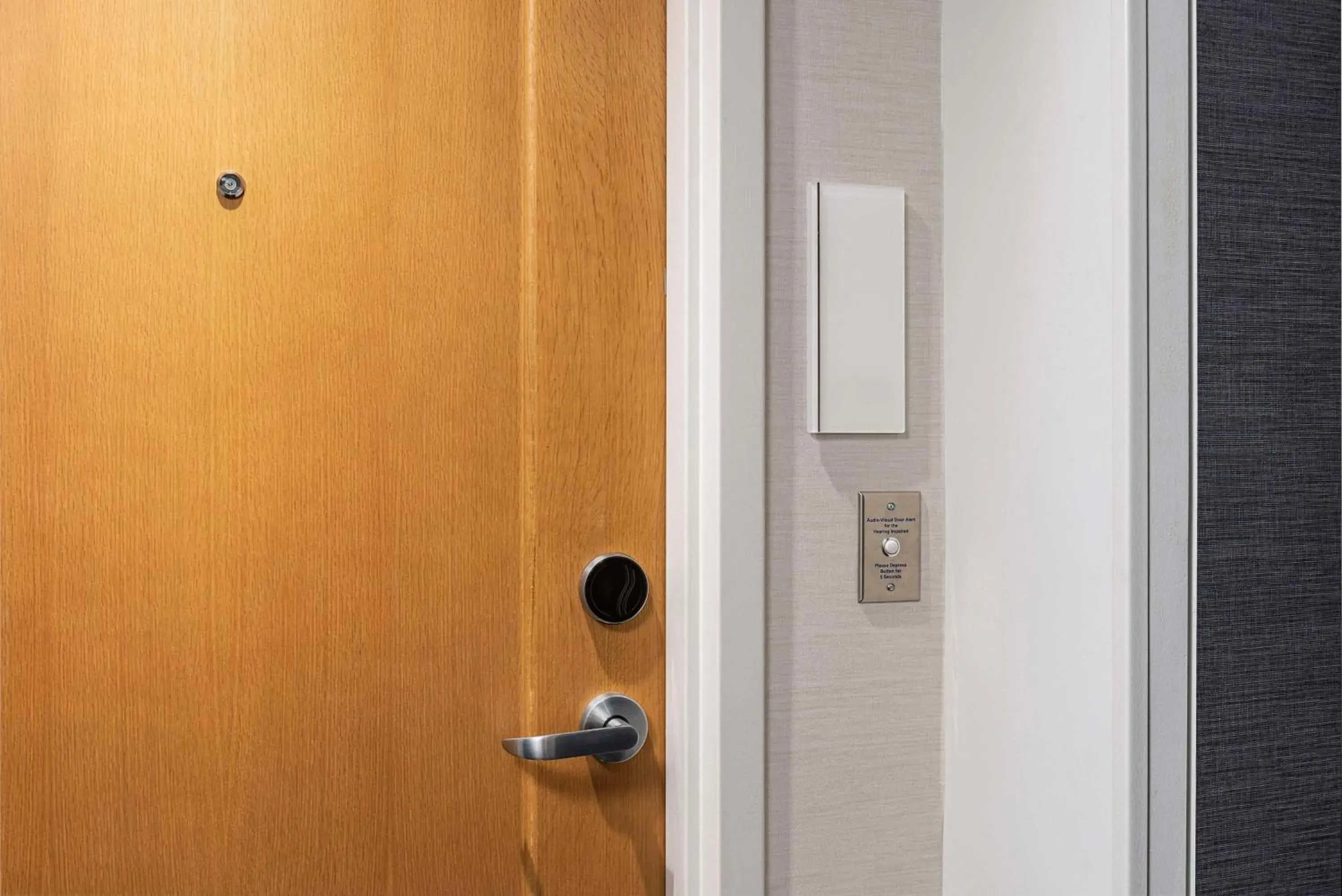 Queen Room with City View - Hearing Accessible in Signia By Hilton Atlanta Georgia World Congress Center Queen Room with City View - Hearing Accessible in Signia By Hilton Atlanta Georgia World Congress Center