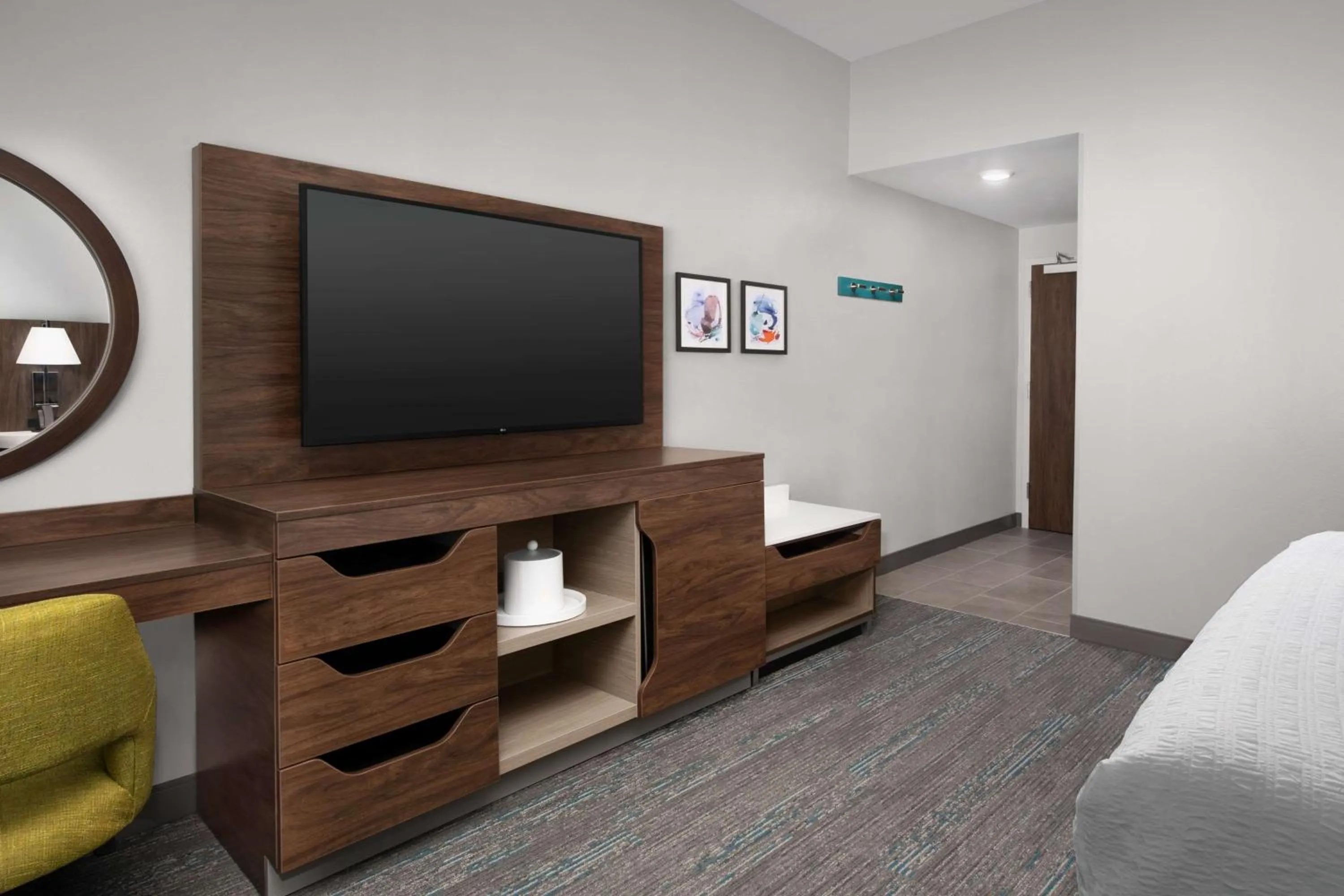 Bed in Hampton Inn Orlando Southeast Nona