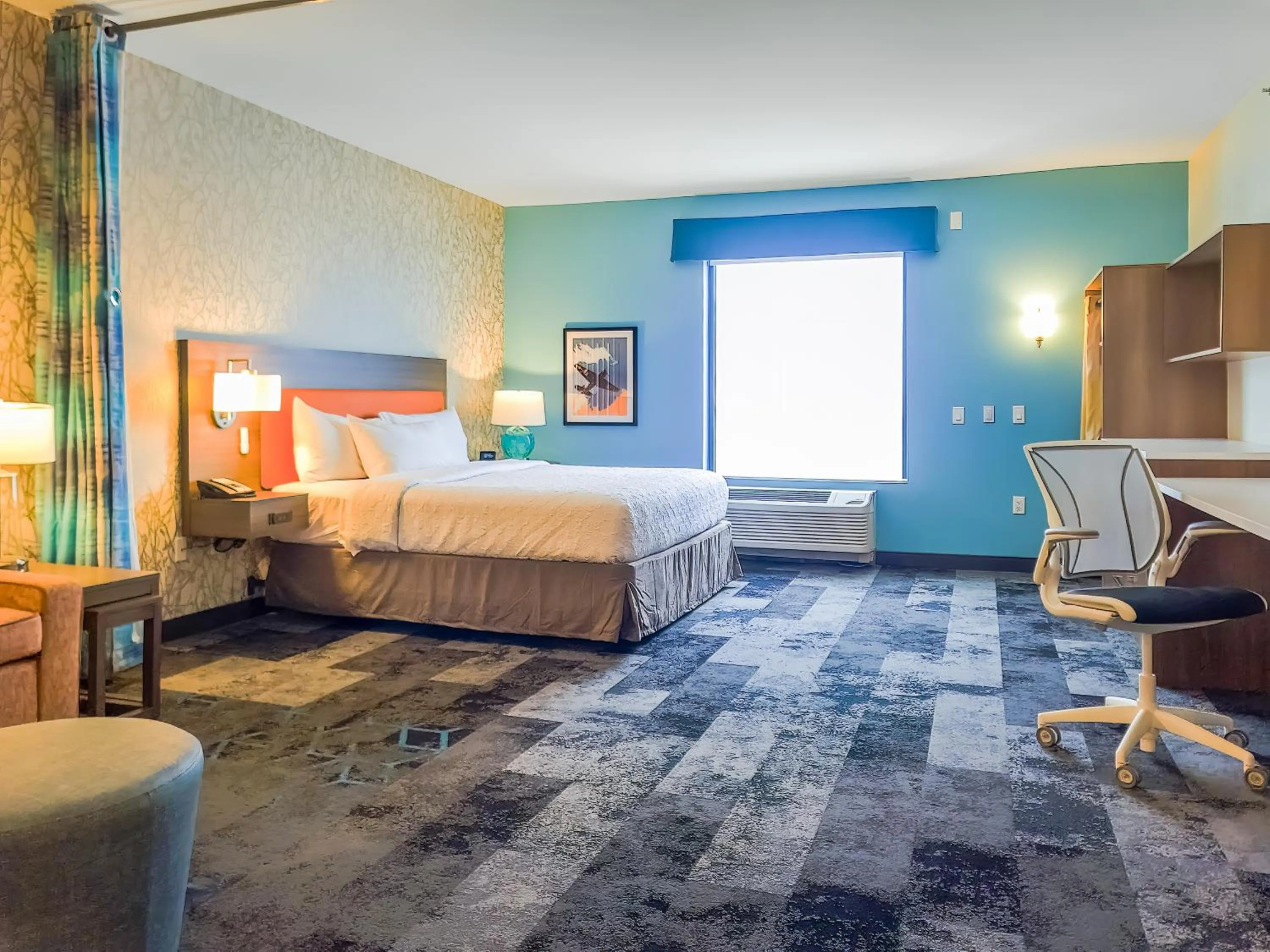 Bedroom, Bed in Home2 Suites By Hilton Bolingbrook Chicago