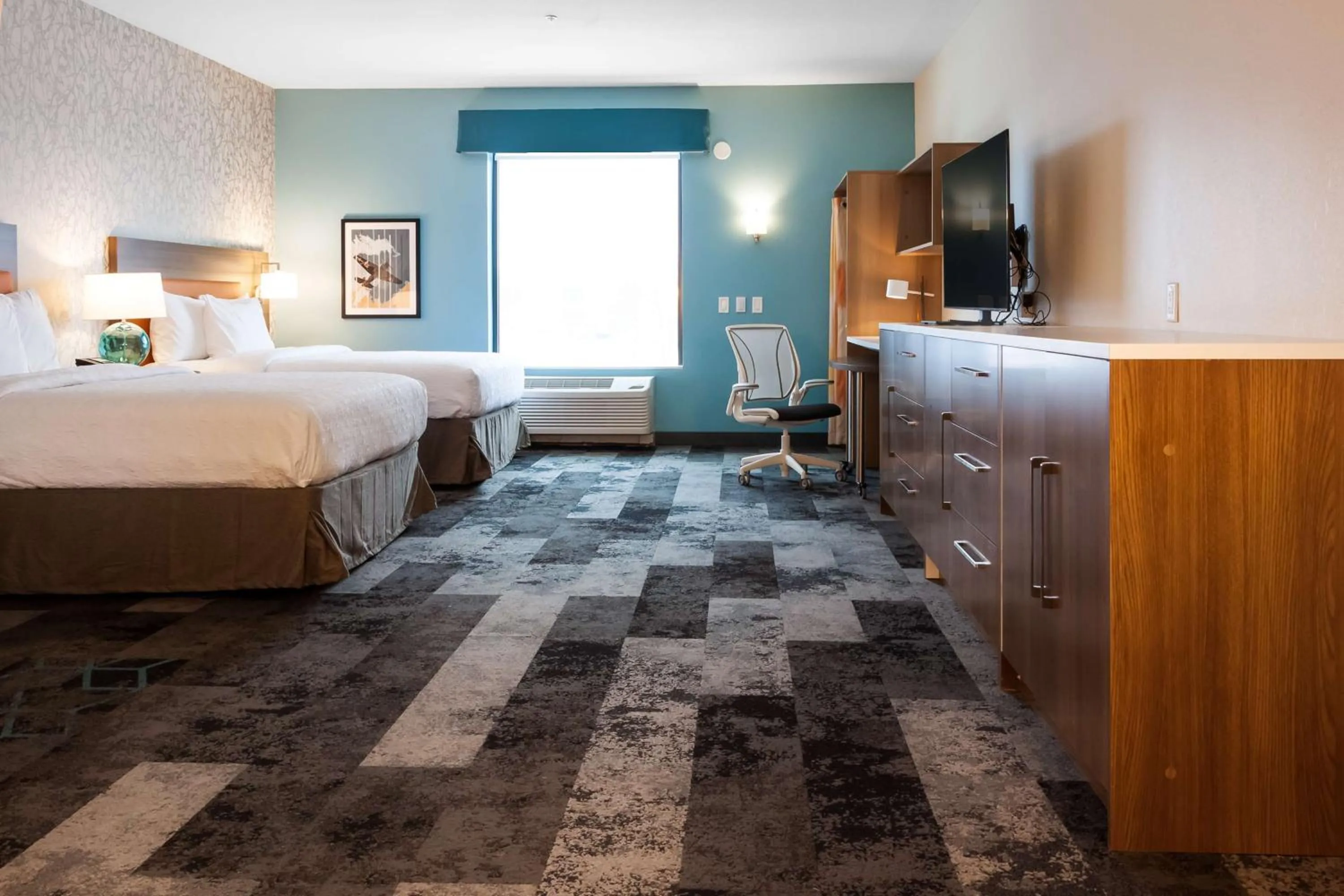 Bedroom, Bed in Home2 Suites By Hilton Bolingbrook Chicago