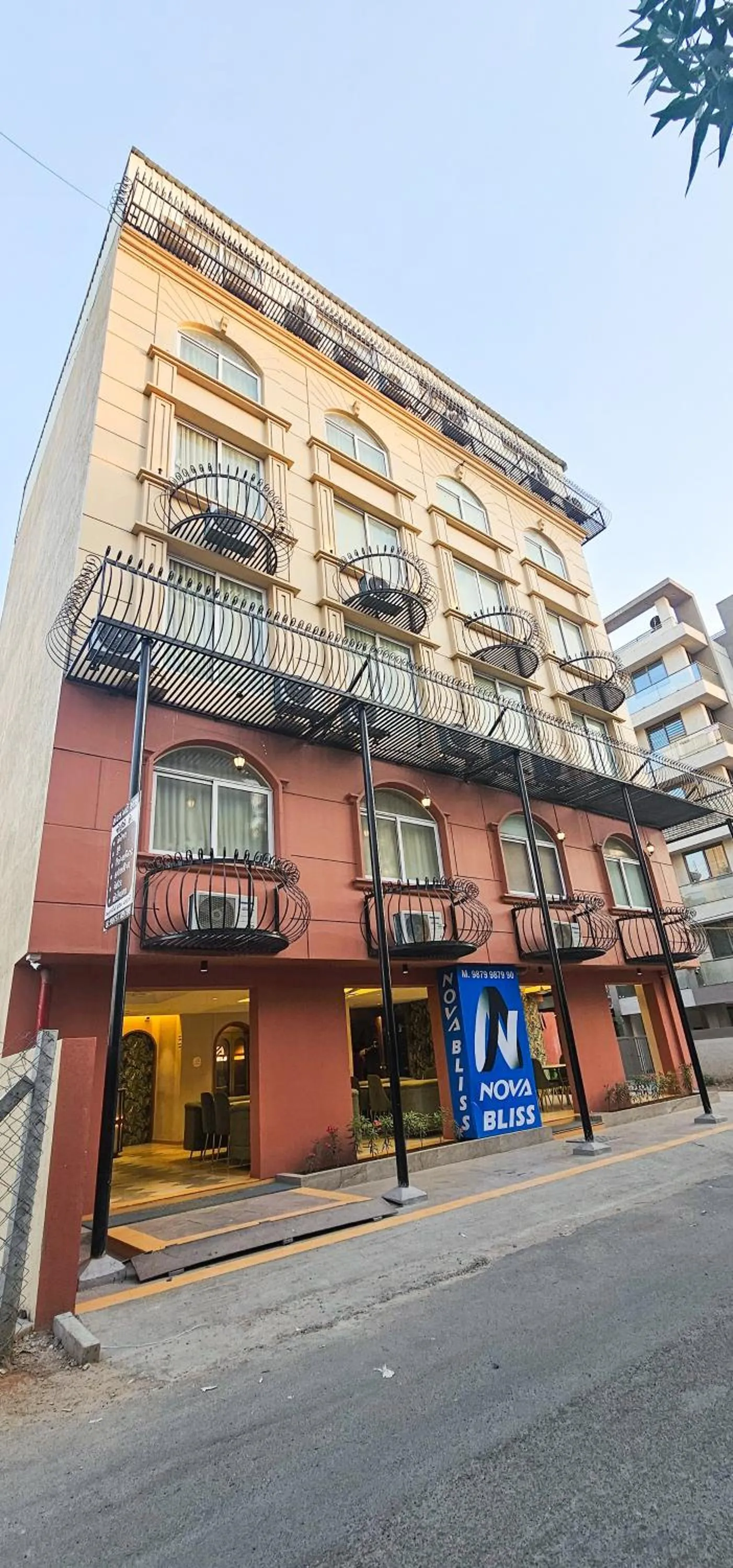 Facade/entrance in Hotel Nova Bliss