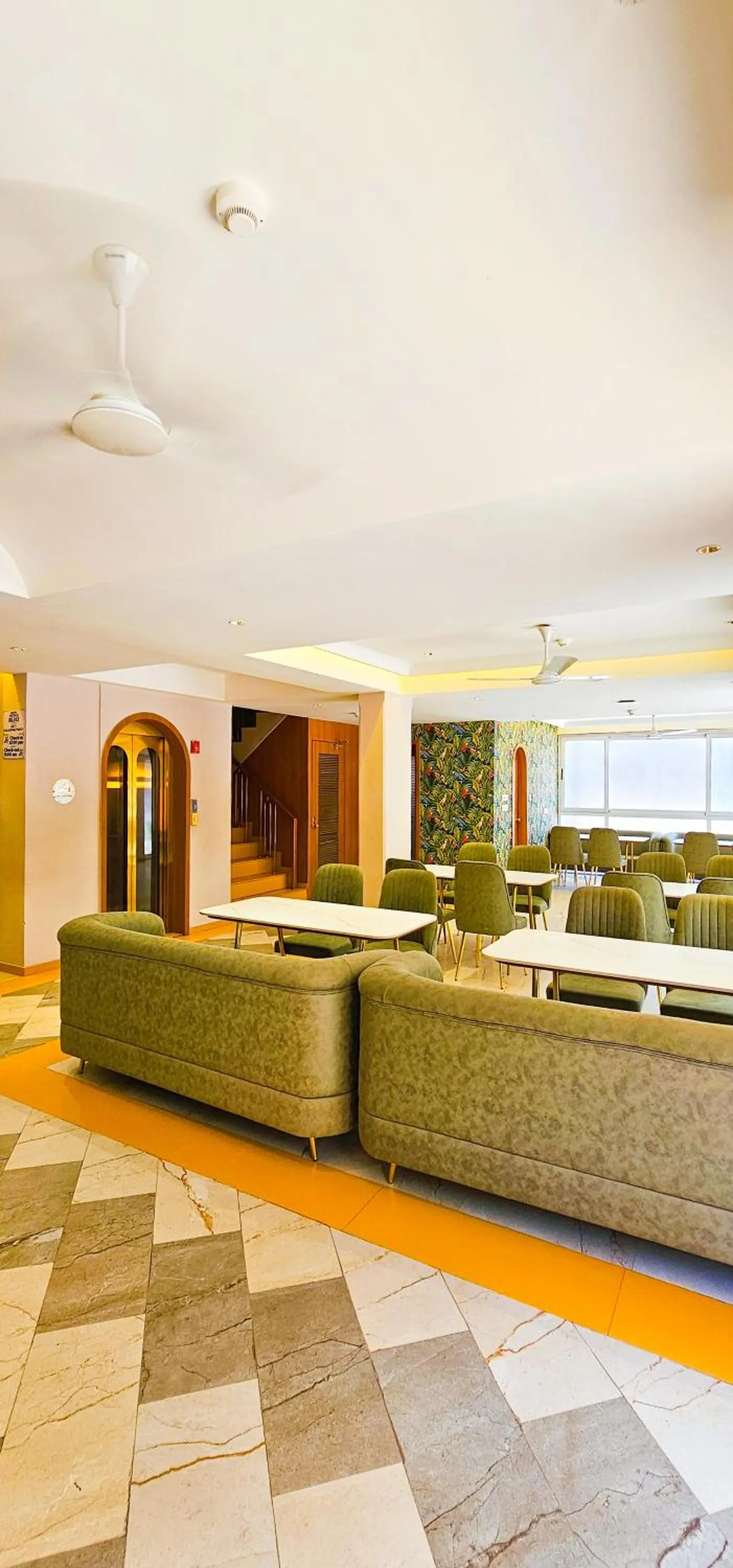 Restaurant/places to eat in Hotel Nova Bliss