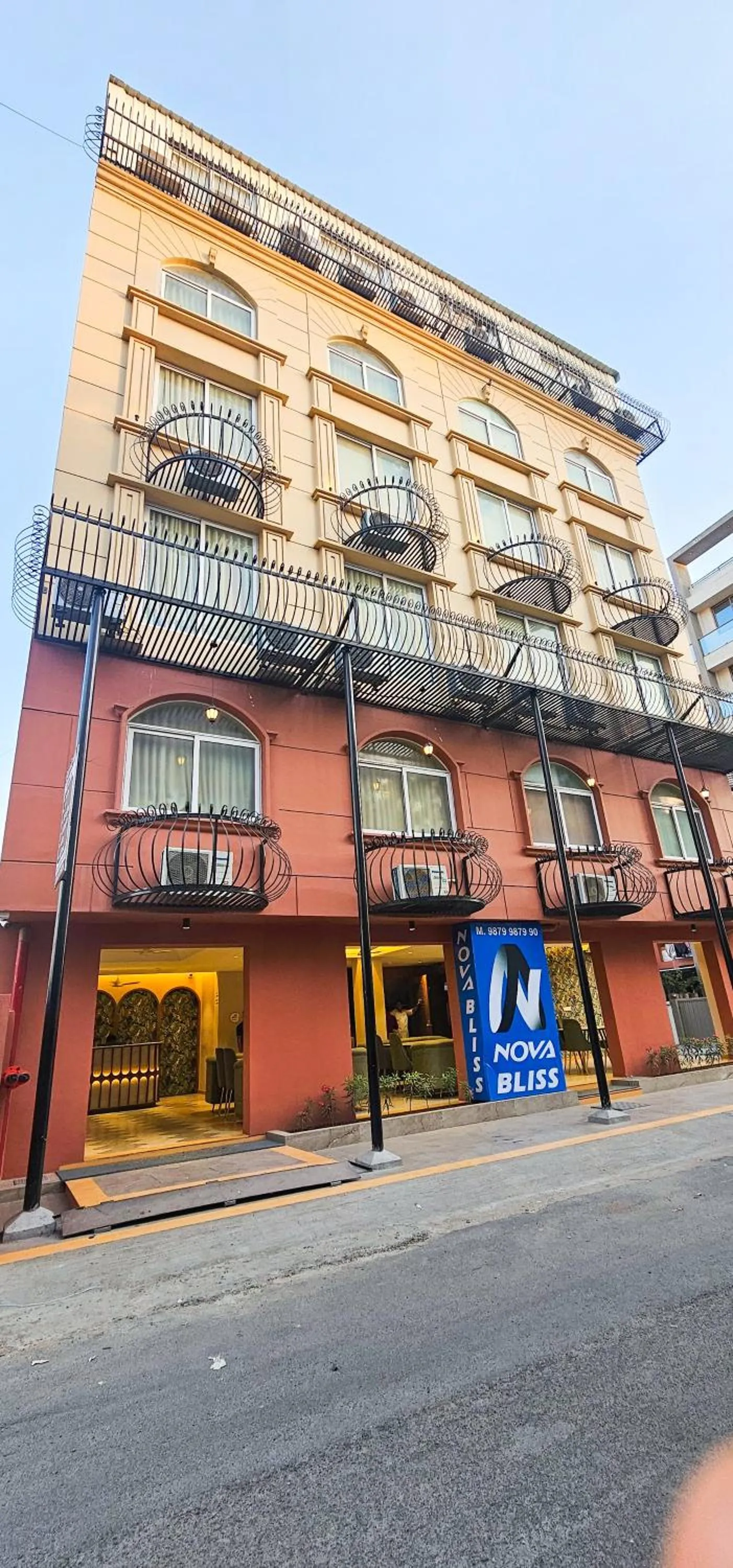 Facade/entrance in Hotel Nova Bliss