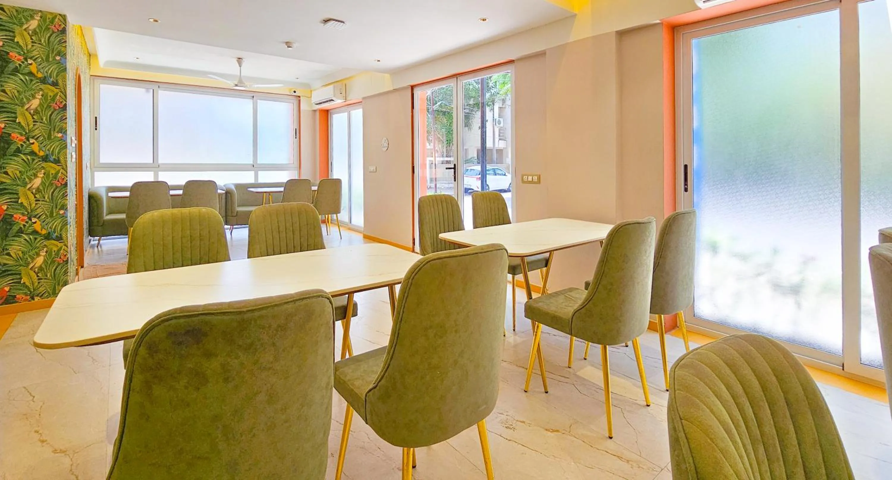 Restaurant/places to eat in Hotel Nova Bliss