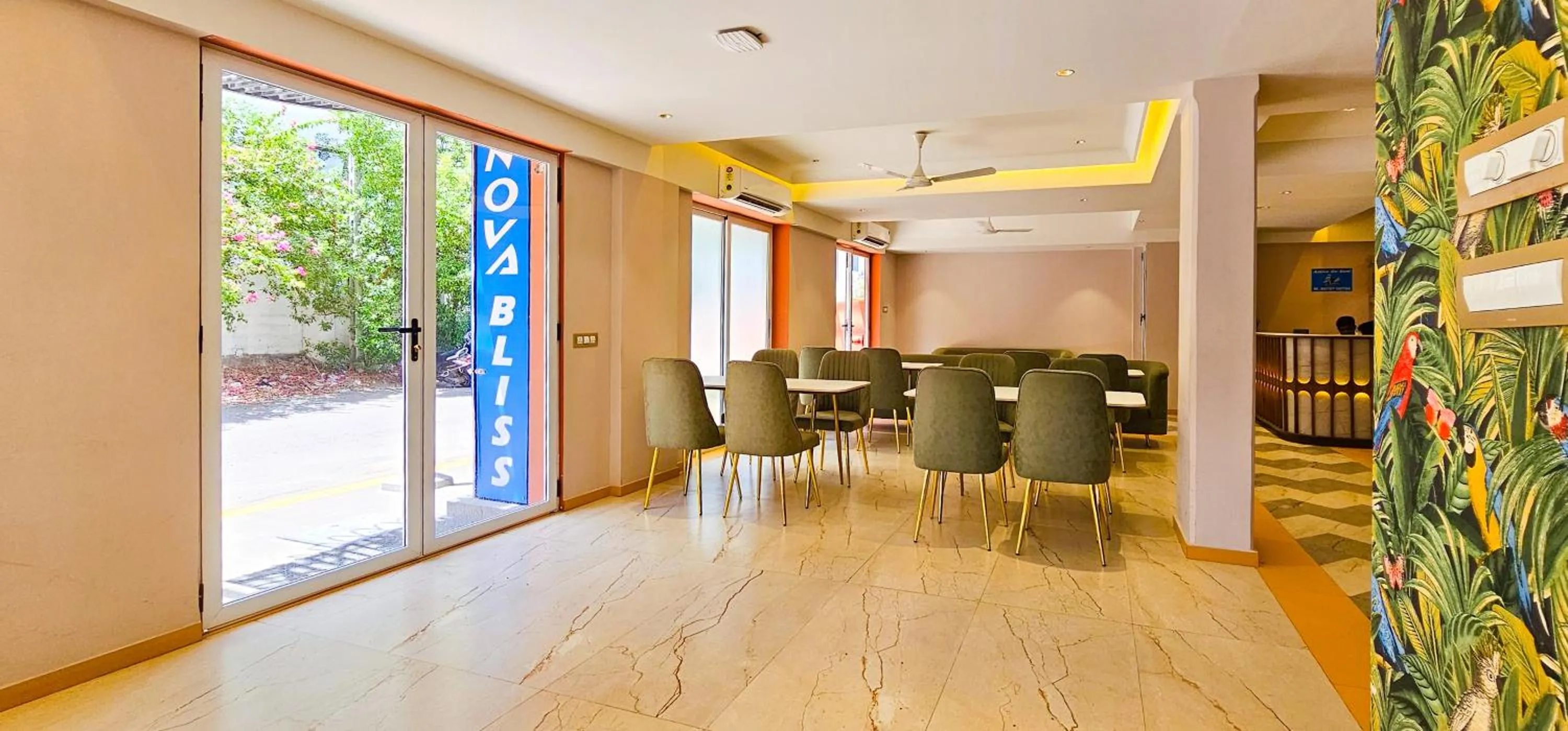 Restaurant/places to eat in Hotel Nova Bliss