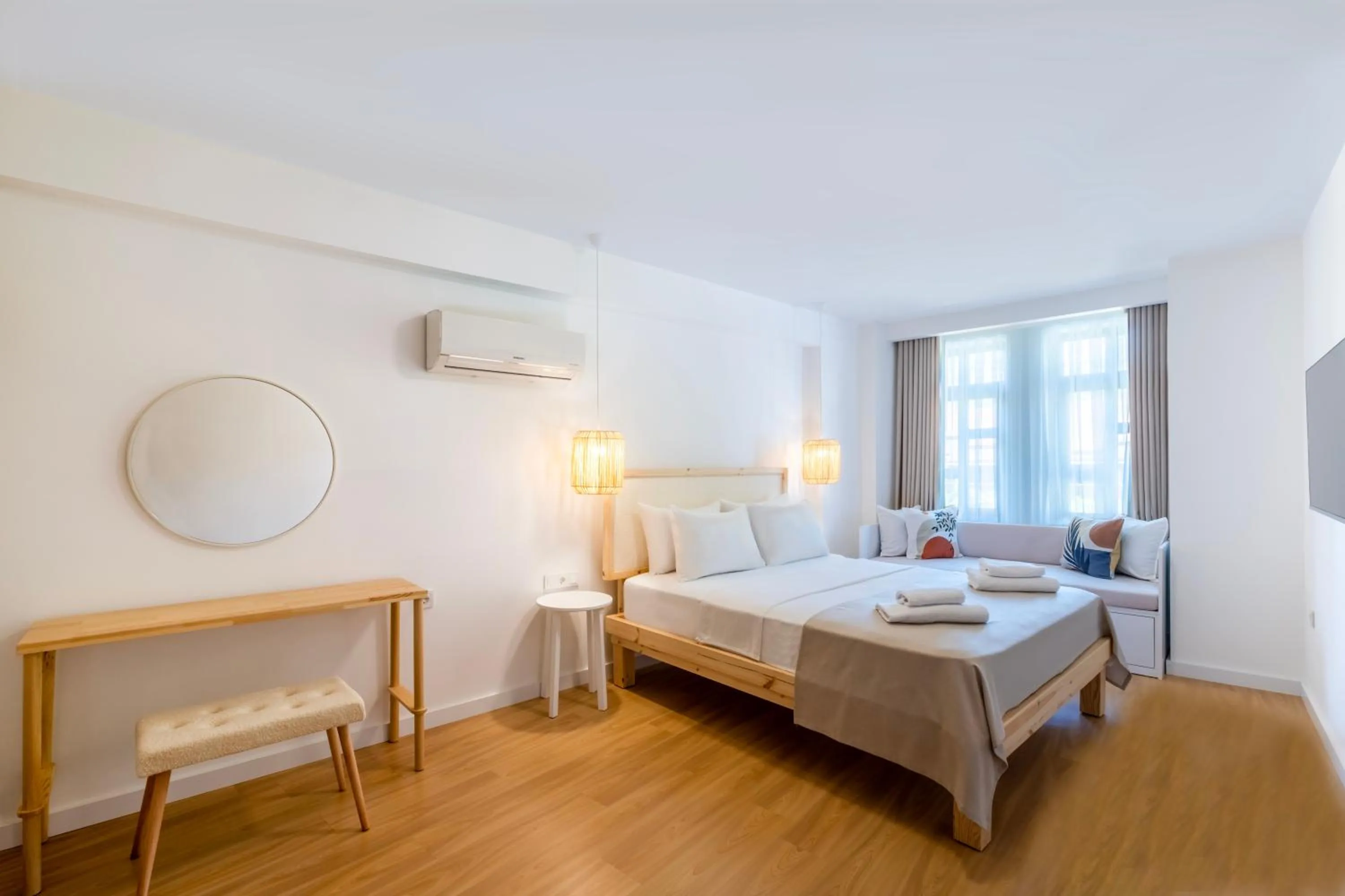 Photo of the whole room, Bed in Audo Studio