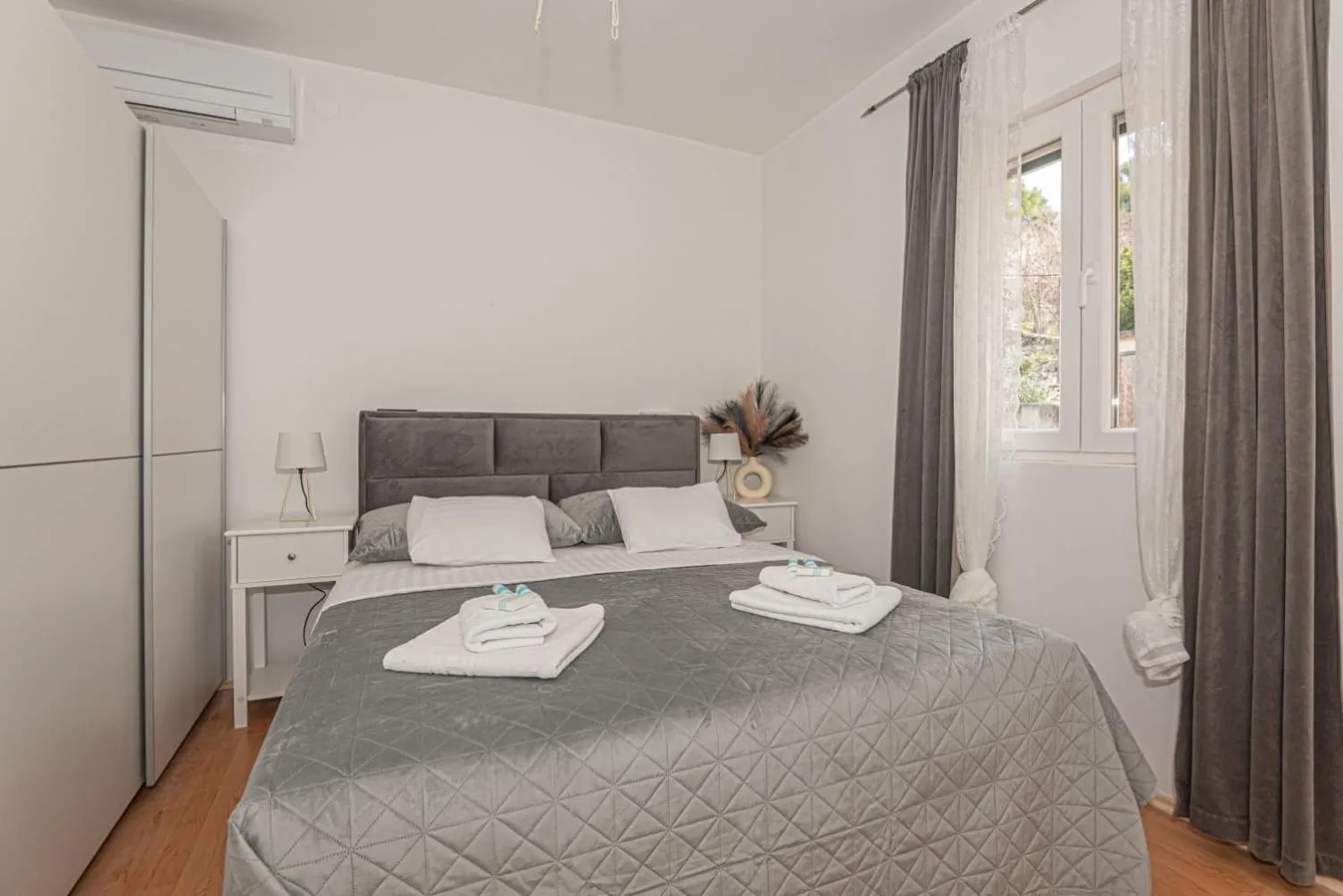 Bed in Apartment Mozart