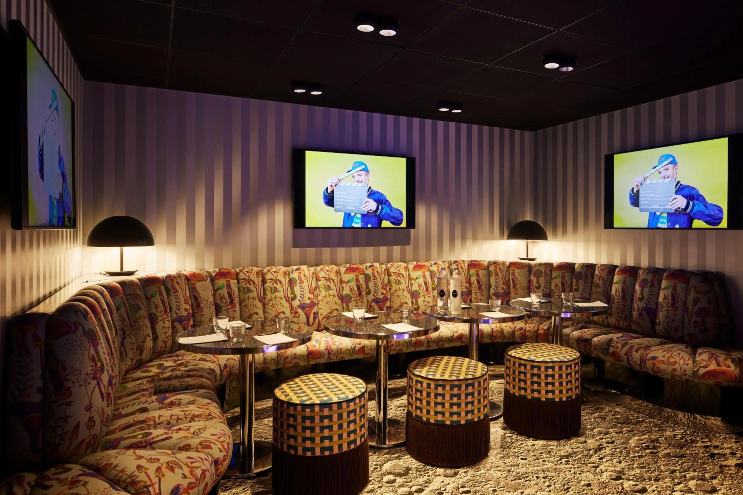 Karaoke in Mama Shelter Dijon