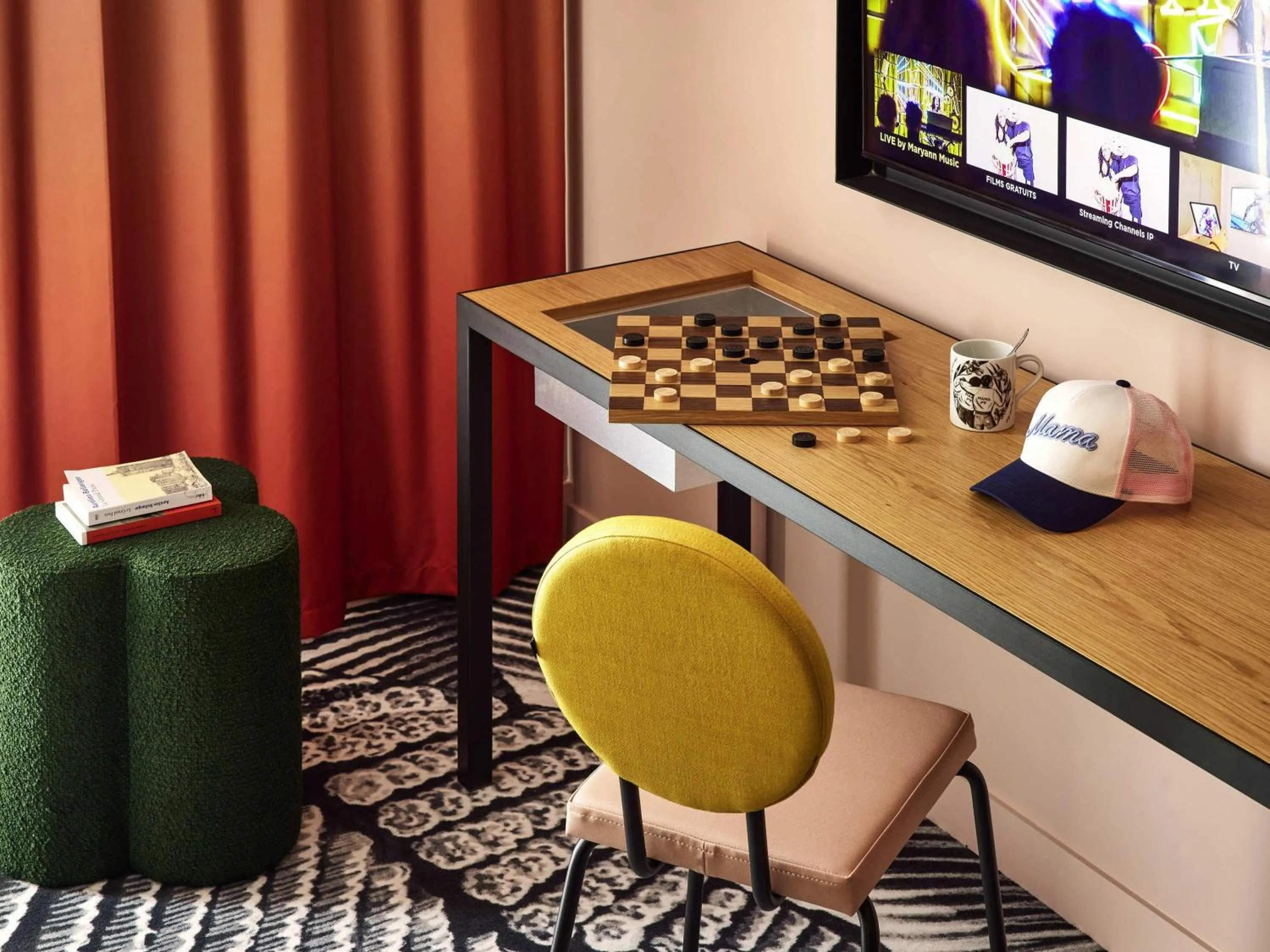 Bedroom in Mama Shelter Dijon