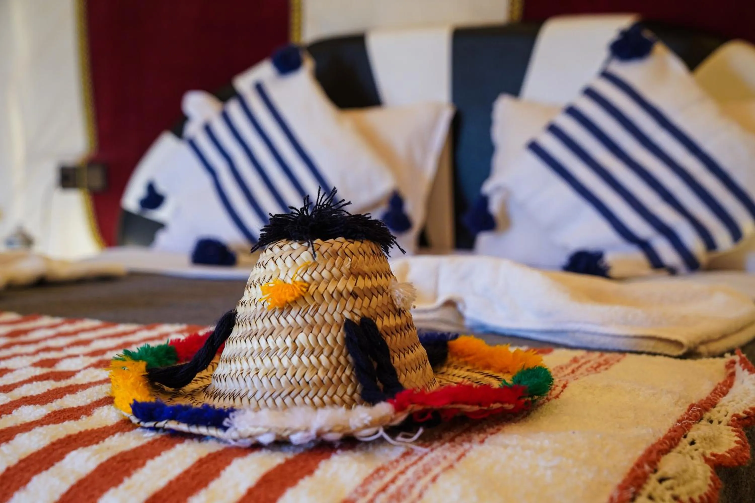 Food and drinks, Bed in Horaz desert Camp