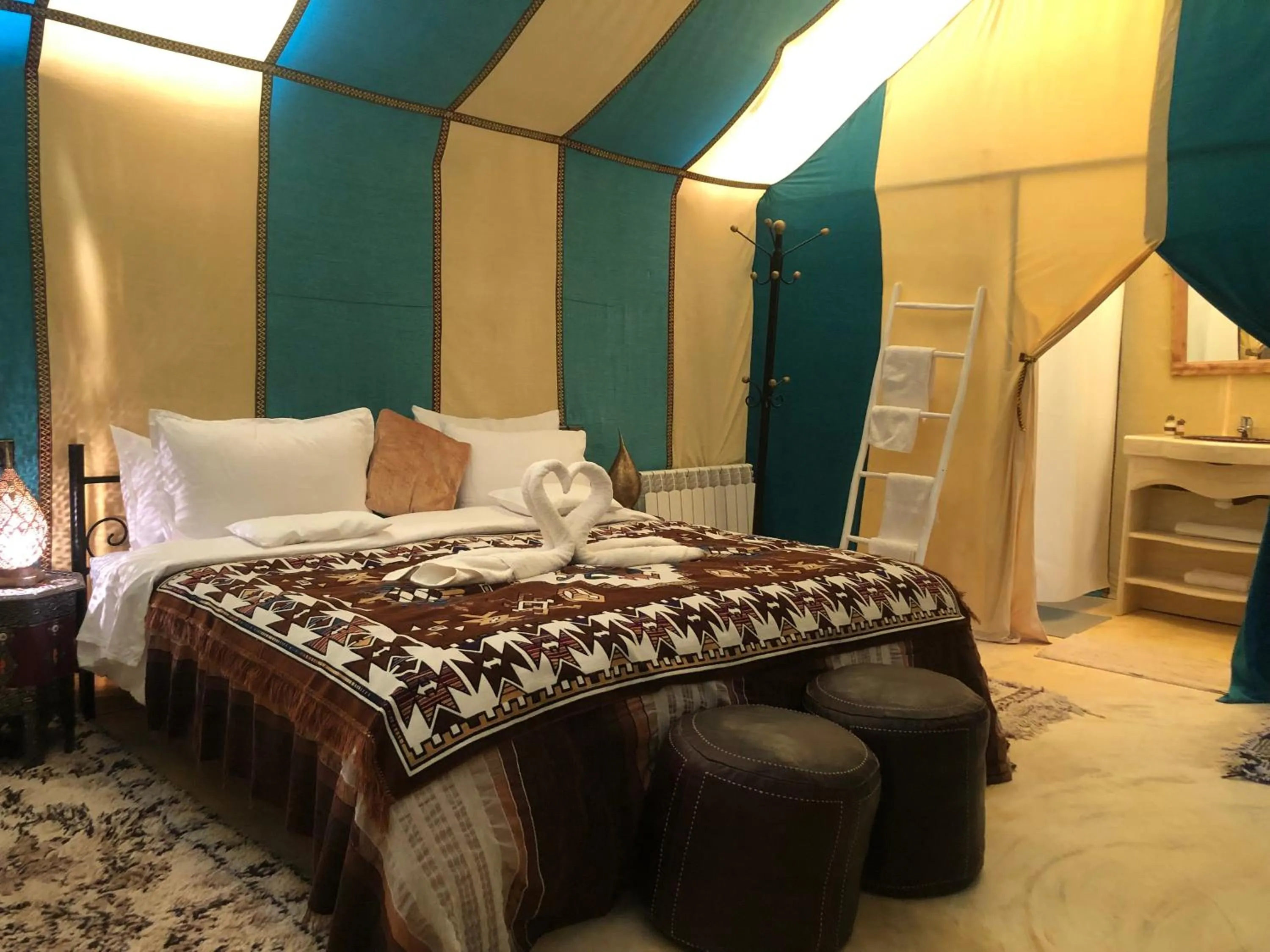 Bed in Horaz desert Camp