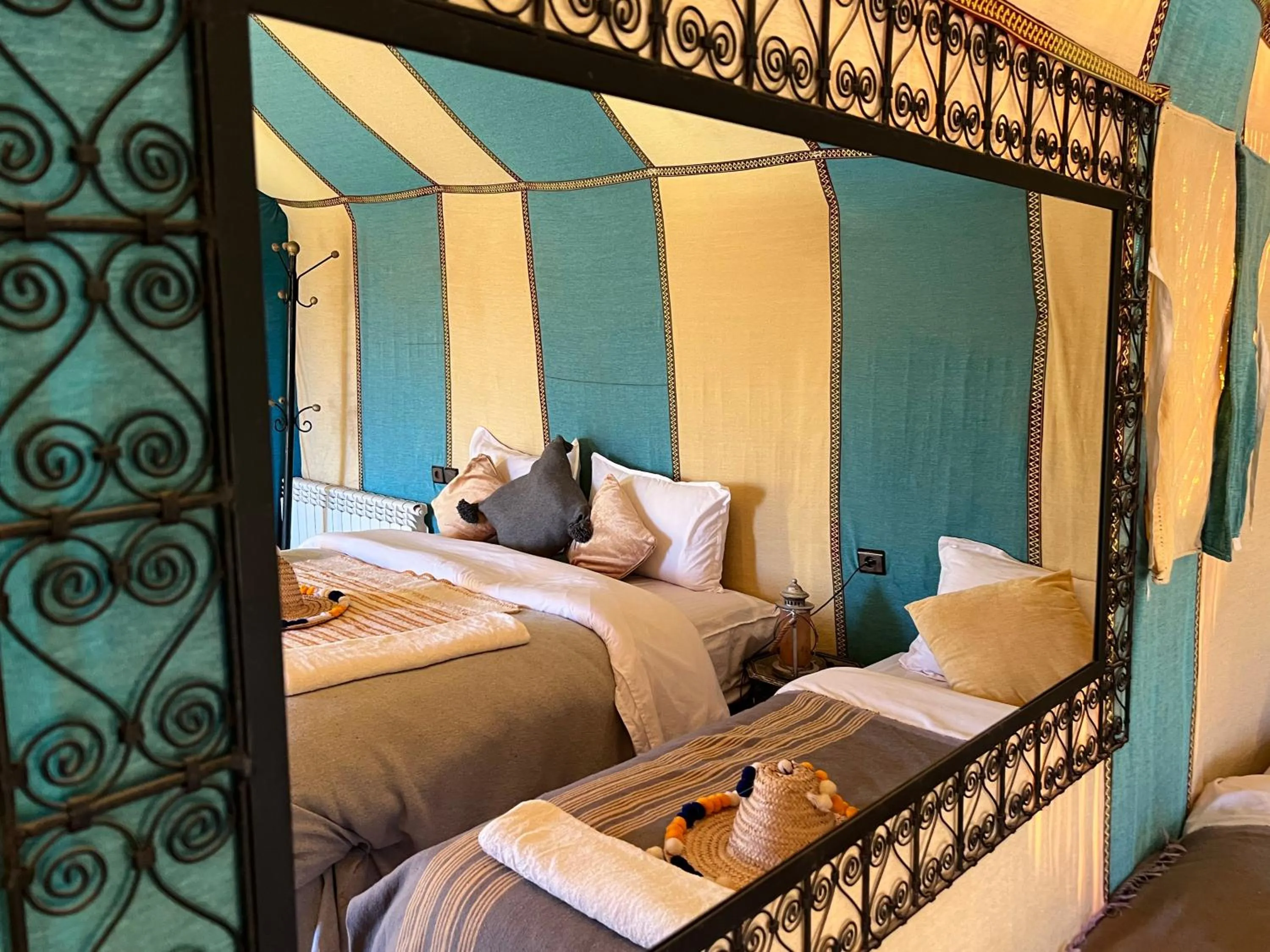 Bed in Horaz desert Camp