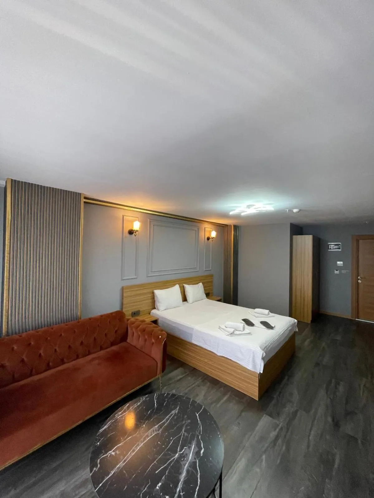 Breakfast, Bed in Waves hotel