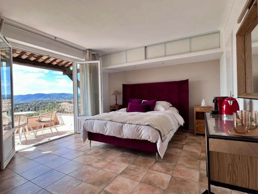 Bedroom, Bed in les petites terrasses