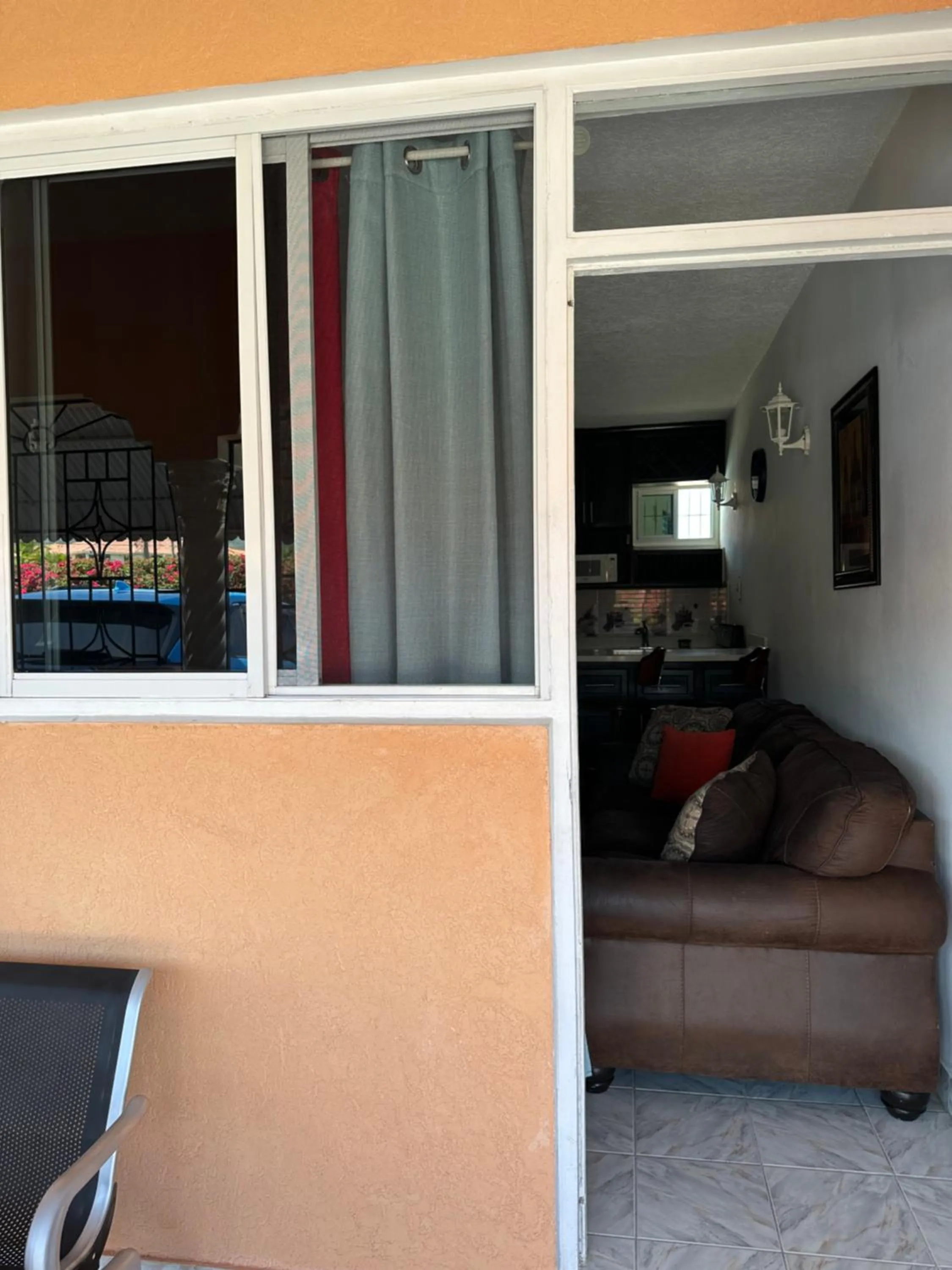 TV and multimedia in Sleeps2 - Private Pool - King Bed - AirCon