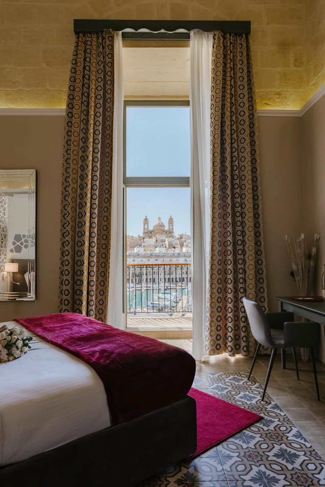 Balcony/Terrace, Bed in IBB Hotel Palazzo Bettina Malta