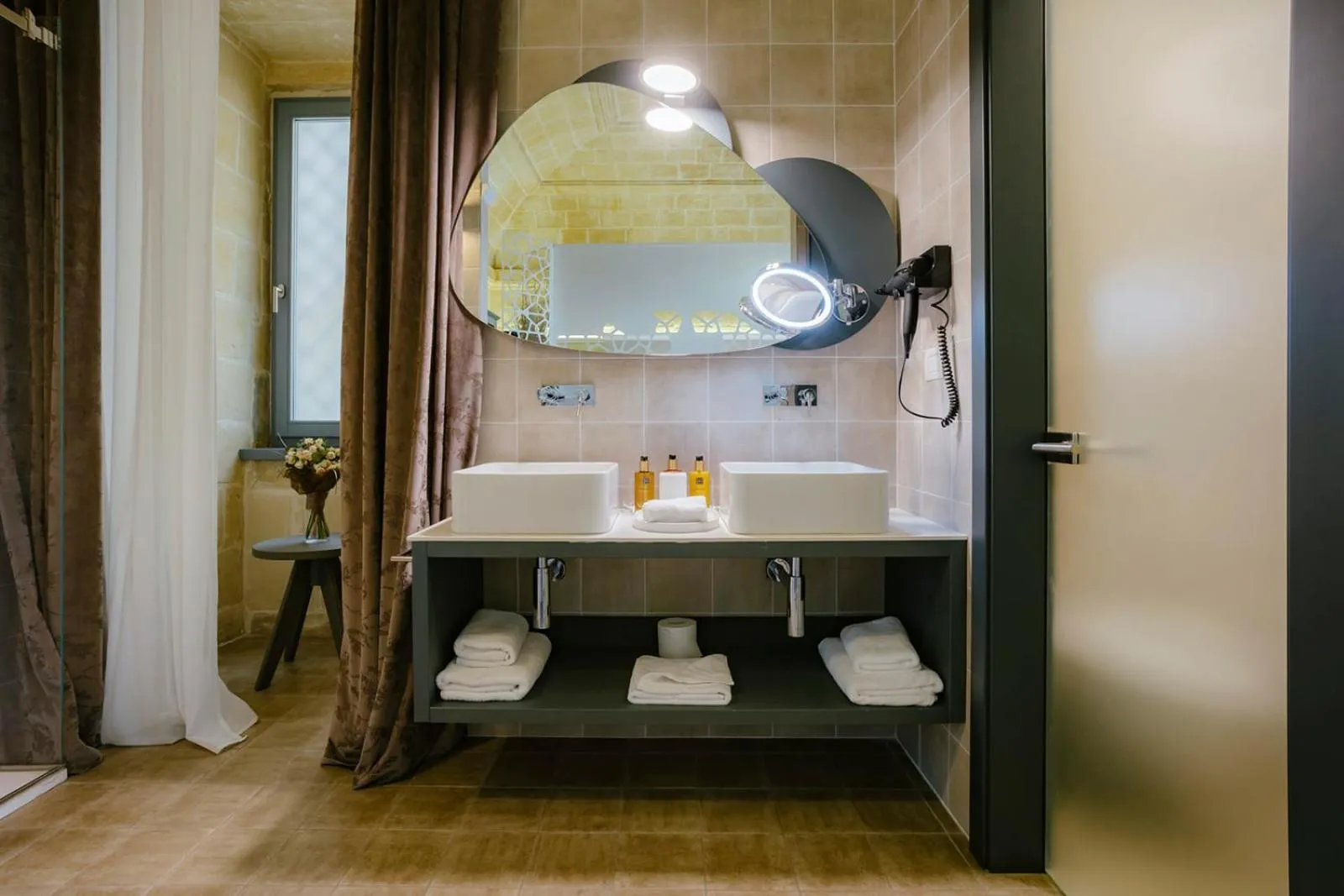 Bathroom in IBB Hotel Palazzo Bettina Malta