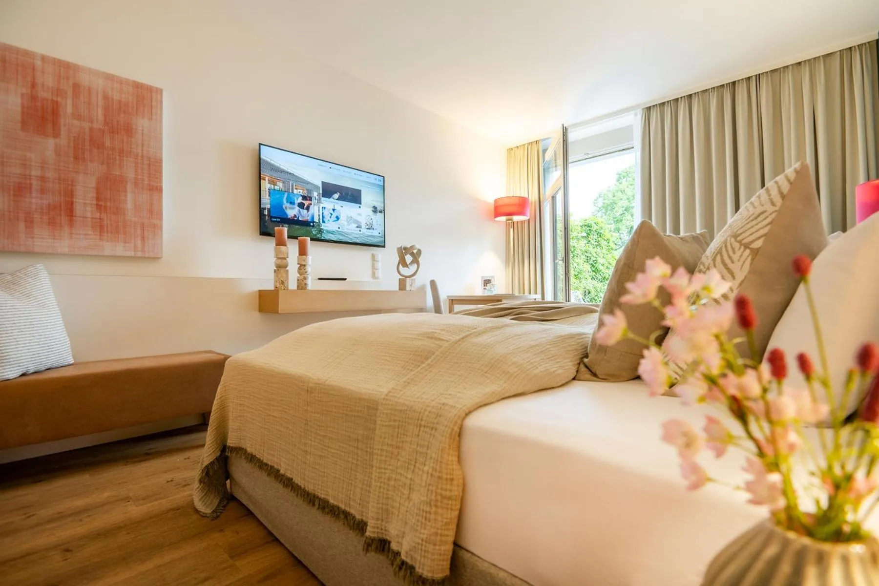 Photo of the whole room, Bed in Seehotel am Kaiserstrand