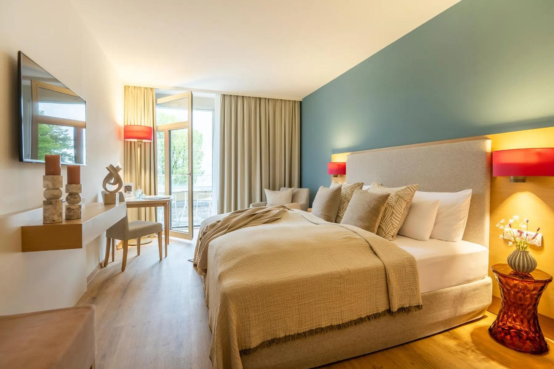 Photo of the whole room, Bed in Seehotel am Kaiserstrand