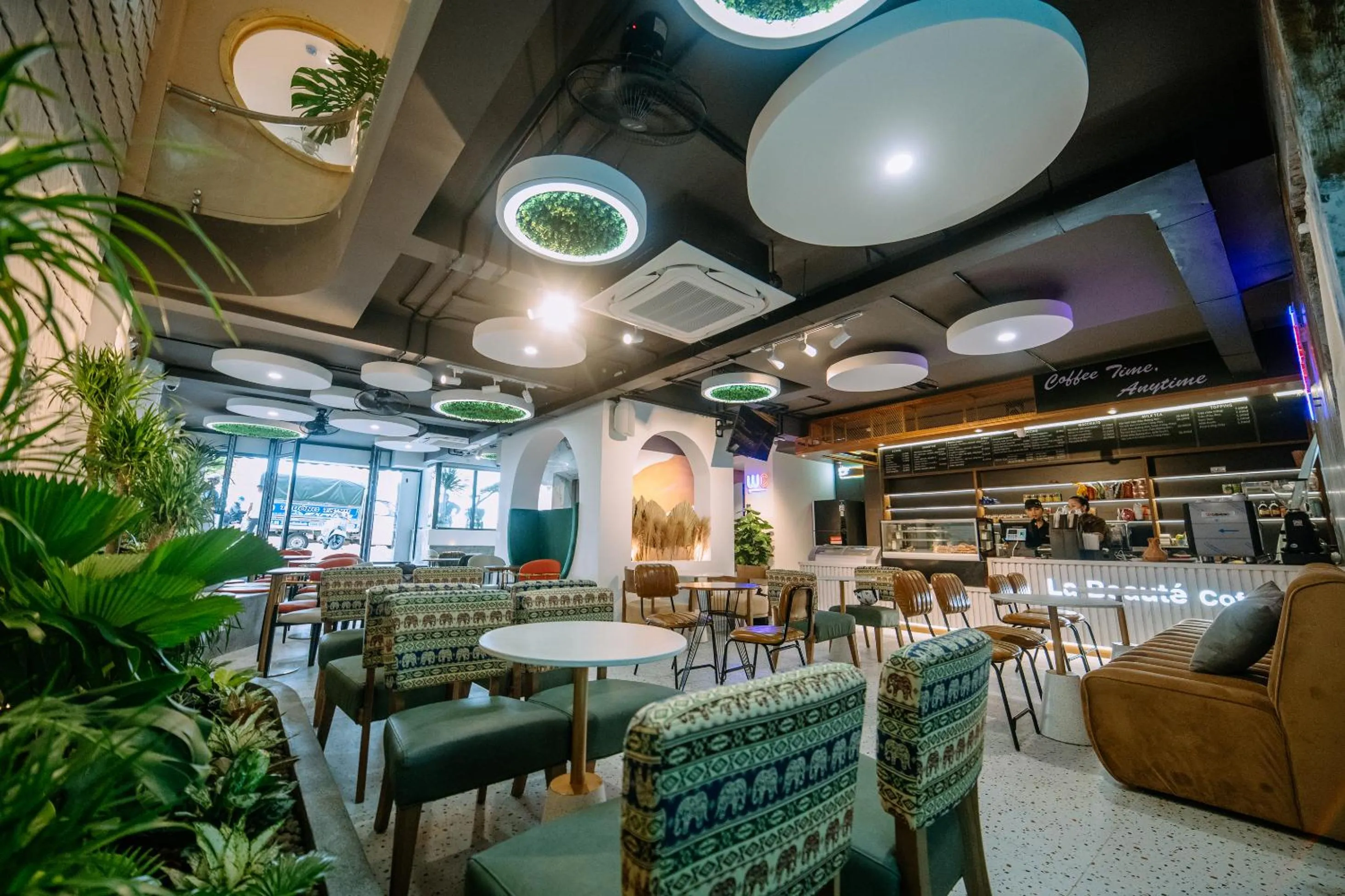 Lounge or bar in La Beaute Hotel - Quy Nhơn