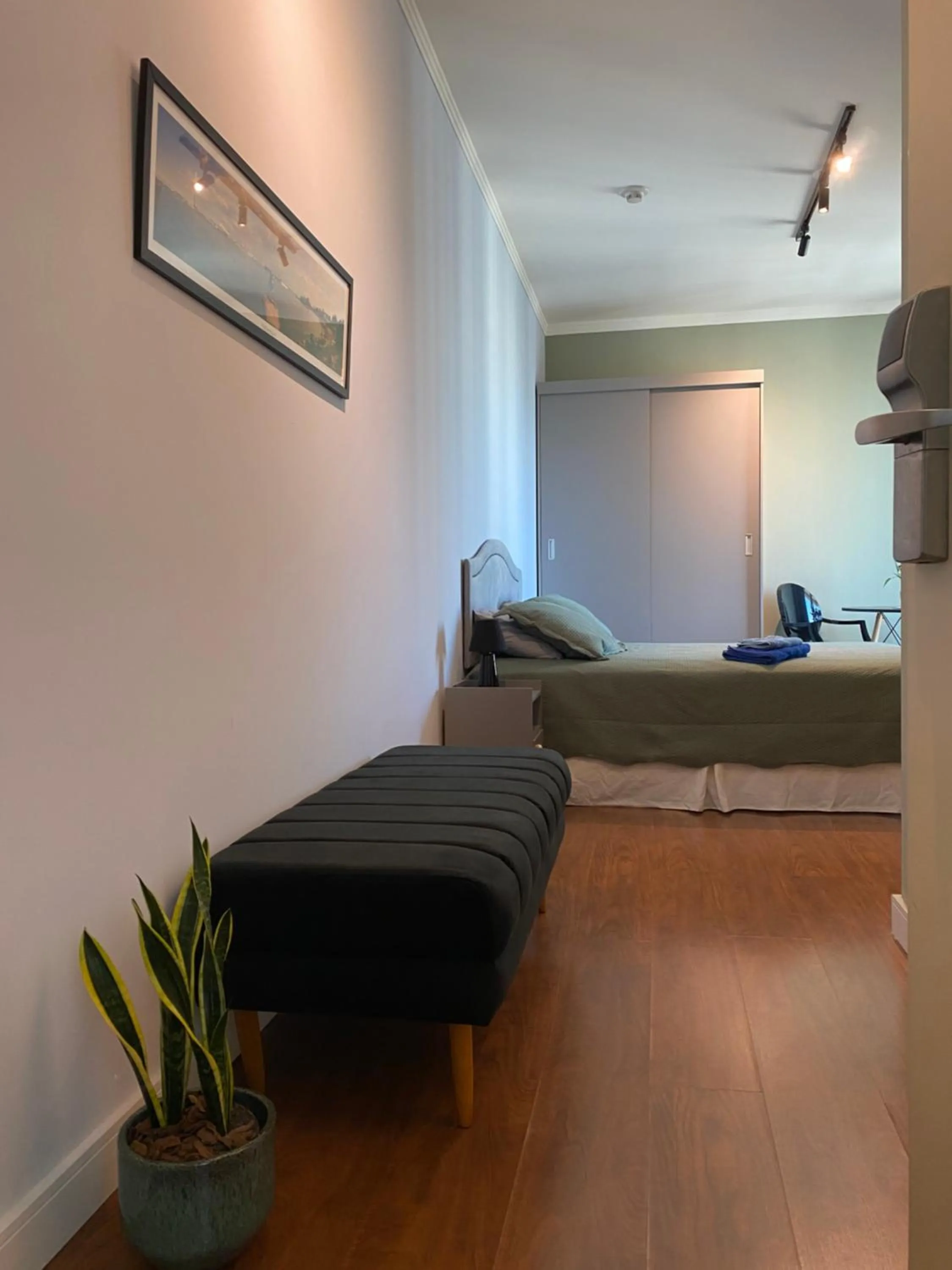 Photo of the whole room, Bed in Flat BOUTIQUE em frente ao metrô MOEMA