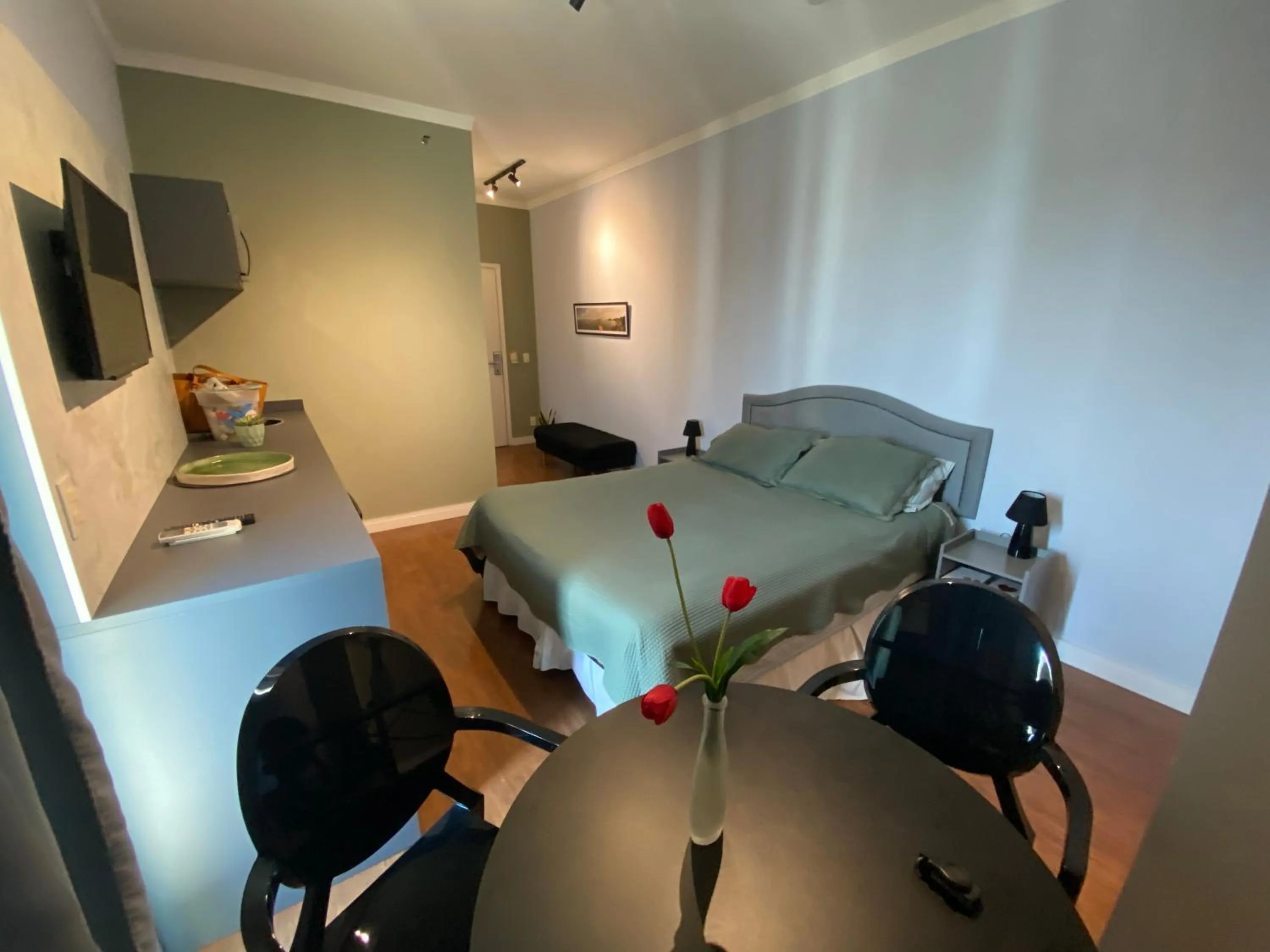 Flat BOUTIQUE em frente ao metrô MOEMA