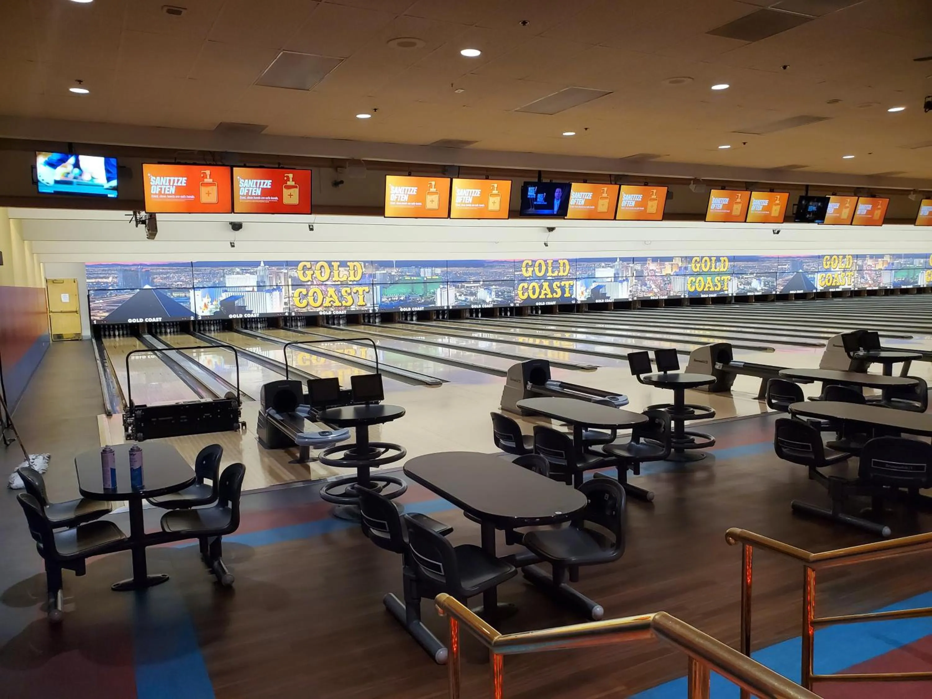 Bowling, Lounge/Bar in Gold Coast Casino by the Strip Las Vegas