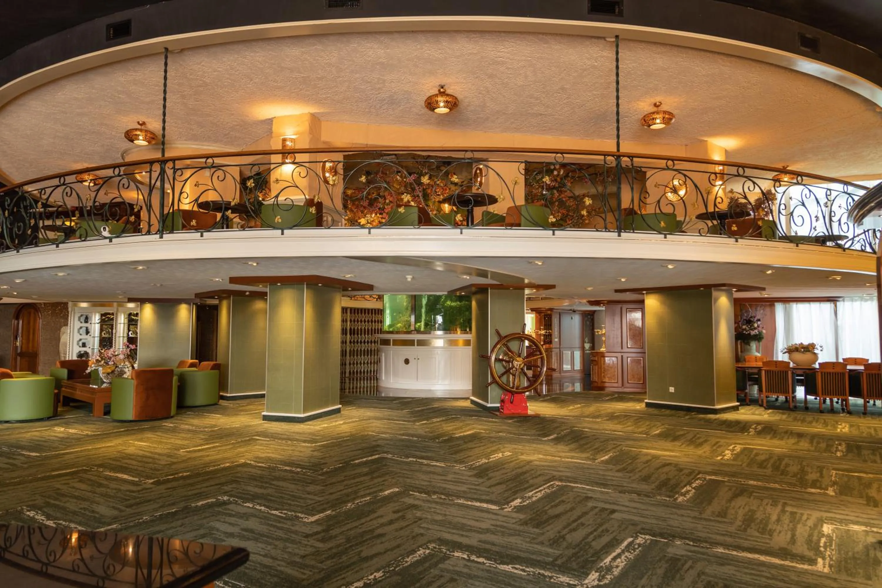 Lobby or reception in Hotel & Restaurant Infinity