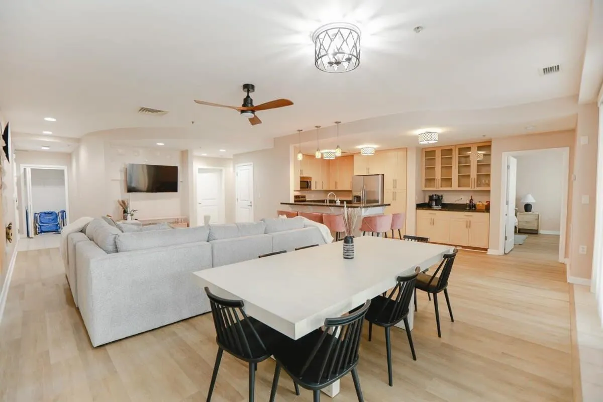 Sojourn Sanctuary Seaside Escape 3 BR